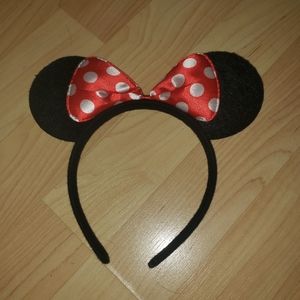 Minnie Mouse Disney ears with red and white bow 💕
